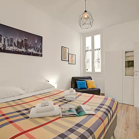 Heroes Centro - Happy